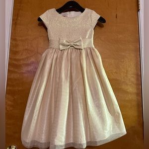 Beautiful party dress.